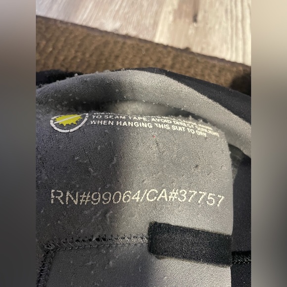 Billabong 4/3MM Men’s Medium Back Zip Full Wetsuit - Picture 8 of 8